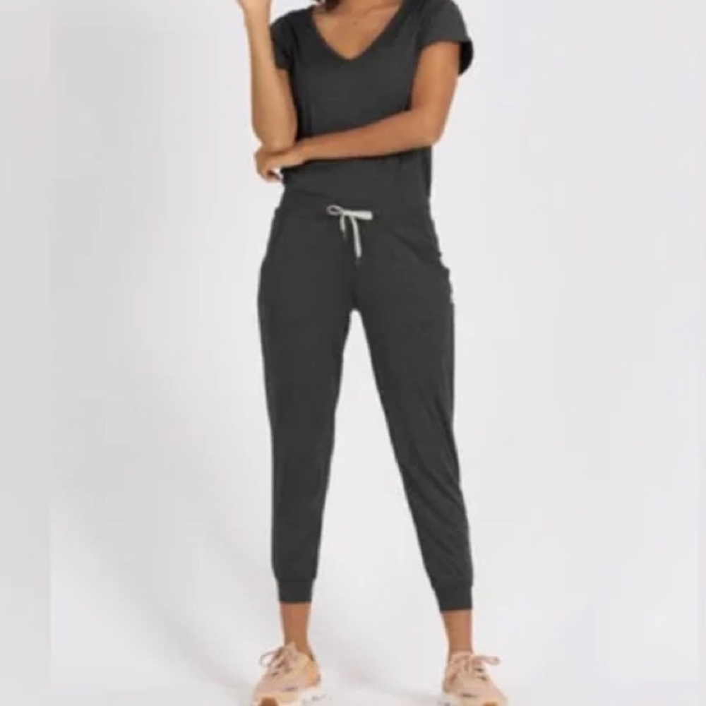Vuori All Day Jumpsuit Grey size small